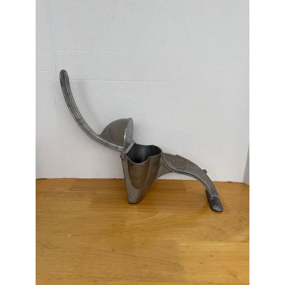 Vintage Fresh Press Manual Citrus Juicer Cast Aluminum Hand Press